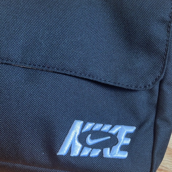 Nike Sportswear Futura 365 Crossbody Shoulderbag Color Black - Picture 10 of 15